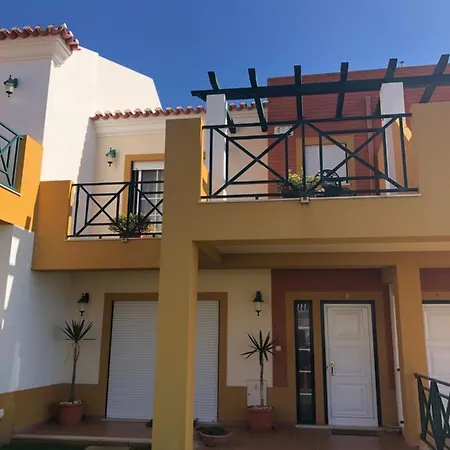 Beach Village House Sao Pedro da Cadeira